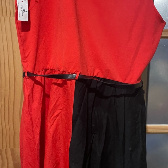 New with tags Disney Parks Authentic QUEEN OF HEARTS Alice Costume Dress size XL - Picture 2 of 2